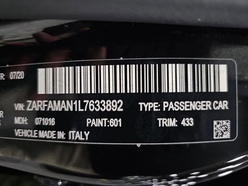 Used 2020 Alfa Romeo Giulia w/ Nero Edizione image 23