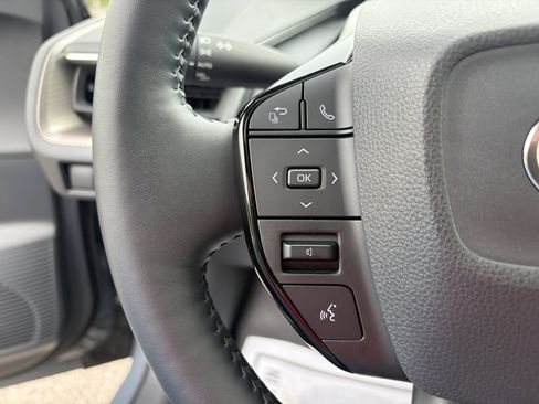 Used 2024 Toyota Prius XLE AWD/4WD image 15