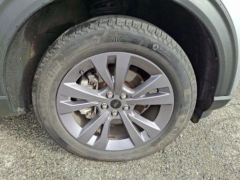 Certified 2022 Ford Explorer XLT w/ Equipment Group 202A image 8