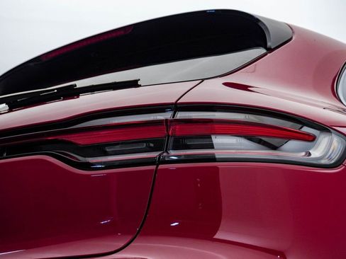 New 2026 Porsche Macan image 13
