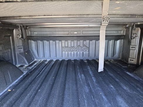 Used 2022 Chevrolet Silverado 1500 High Country image 18