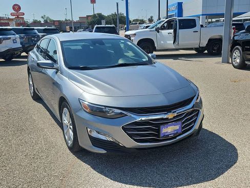 Used 2024 Chevrolet Malibu LT FWD image 2