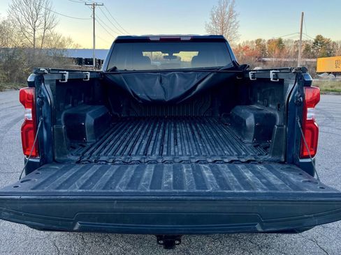 Used 2020 Chevrolet Silverado 1500 Custom w/ Custom Value Package image 9