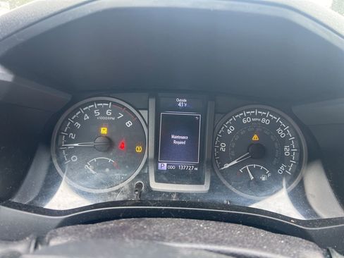 Used 2016 Toyota Tacoma TRD Off-Road w/ Premium & Technology Package image 10