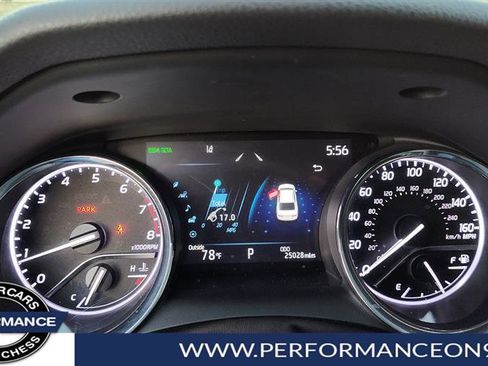 Used 2019 Toyota Camry XLE image 16