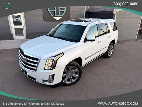Used 2018 Cadillac Escalade Premium Luxury image 2