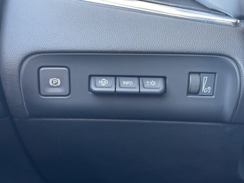 Used 2023 Buick Enclave Premium w/ LPO, Touring Package image 32