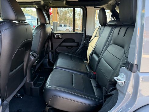 Used 2023 Jeep Wrangler Sahara w/ Cold Weather Group image 28