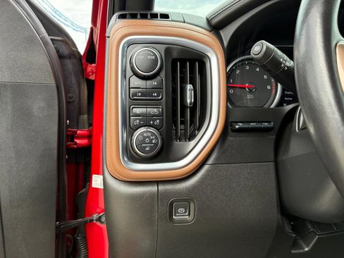 Used 2022 Chevrolet Silverado 1500 High Country w/ Technology Package AWD/4WD image 26