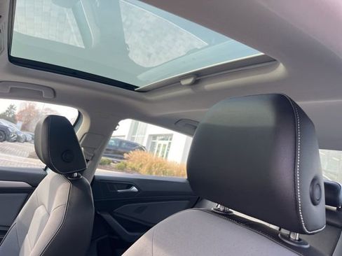 New 2026 Volkswagen Jetta SE FWD image 28