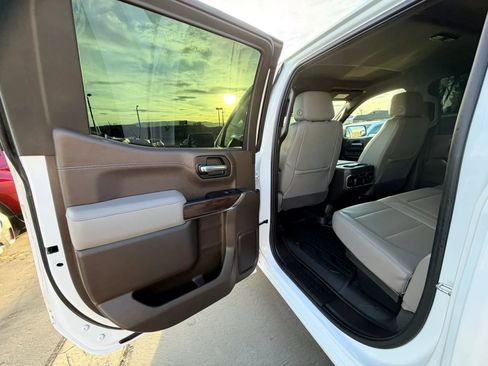Used 2019 GMC Sierra 1500 SLT AWD/4WD image 24