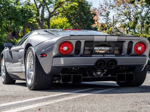 Used 2006 Ford GT image 21