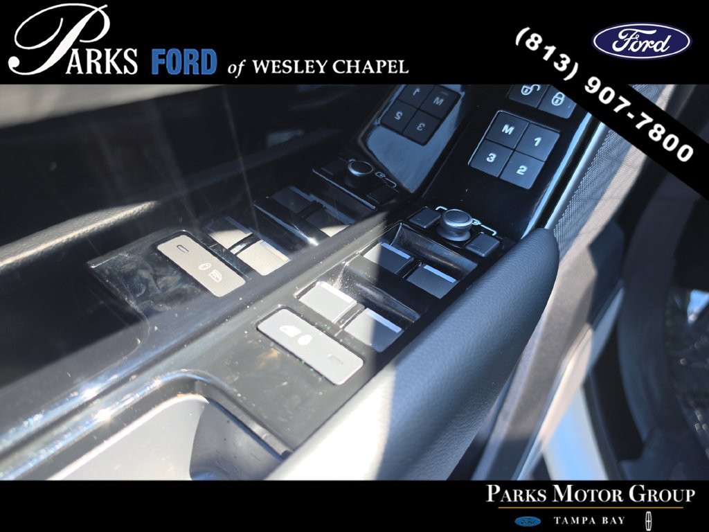 Used 2020 Land Rover Range Rover Velar S AWD/4WD image 19