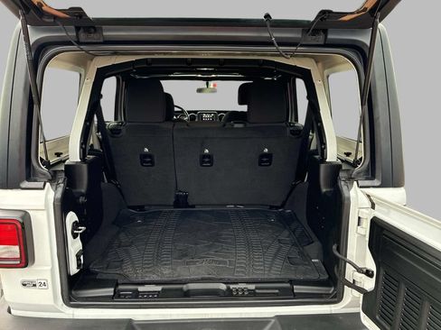 Used 2021 Jeep Wrangler Unlimited Sport AWD/4WD image 11