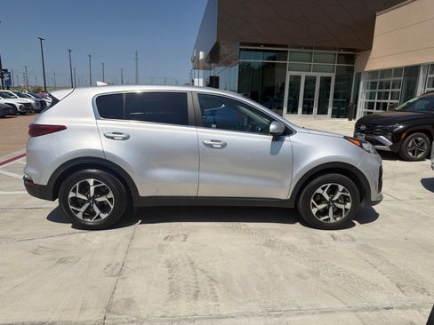 Used 2021 Kia Sportage LX FWD image 4