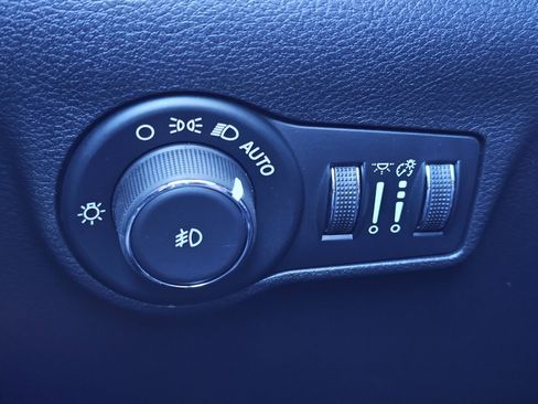 New 2026 Jeep Compass Latitude image 18