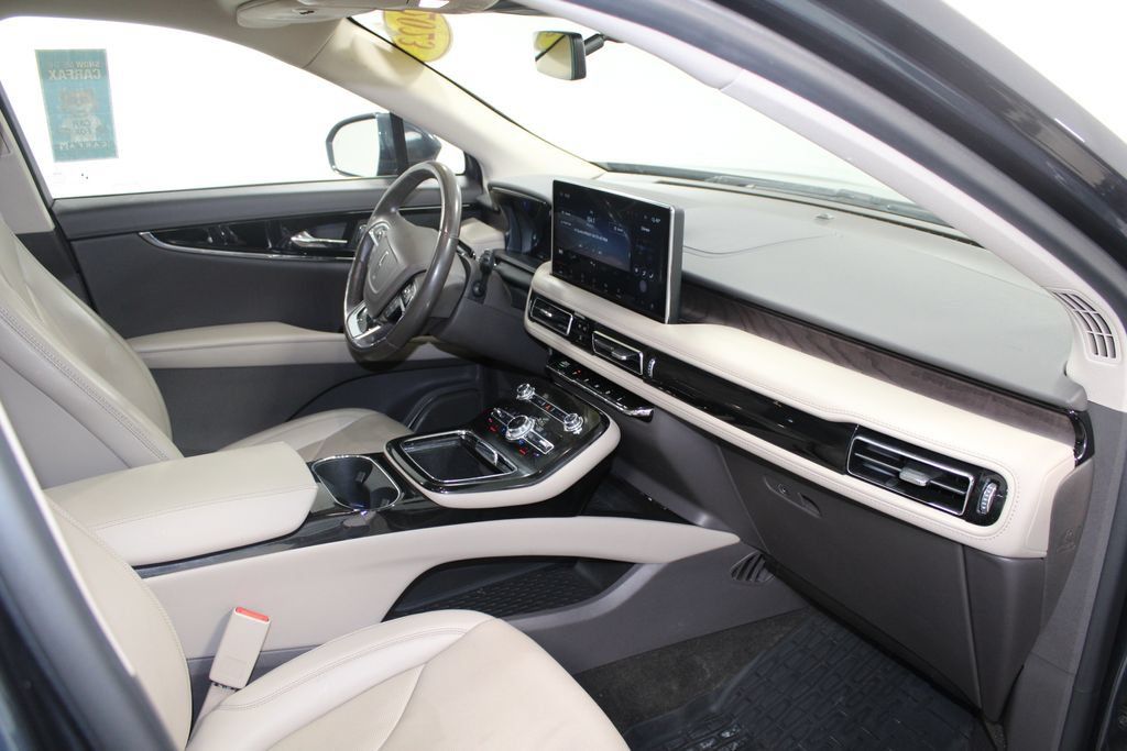 Used 2023 Lincoln Nautilus Reserve AWD/4WD image 30