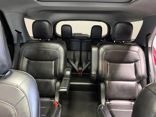 Used 2023 Ford Explorer XLT w/ Equipment Group 202A AWD/4WD image 21