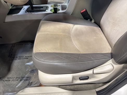 Used 2010 Mercury Mariner Premier FWD image 25