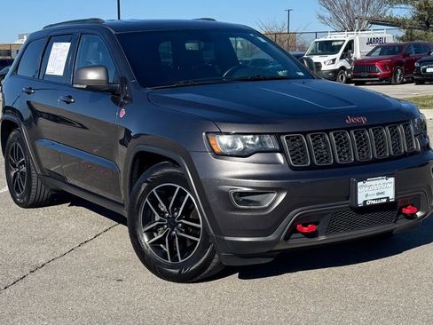 Used 2020 Jeep Grand Cherokee Trailhawk image 2
