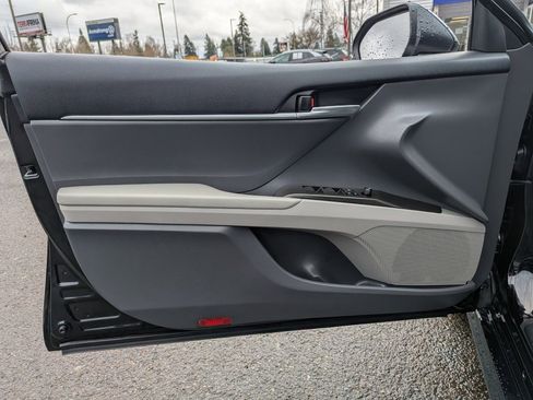 Used 2023 Toyota Camry LE image 10