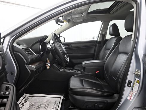 Used 2019 Subaru Outback 2.5i Limited image 4