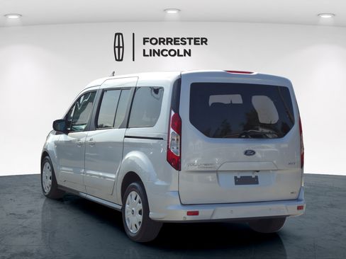Used 2022 Ford Transit Connect XLT FWD image 5
