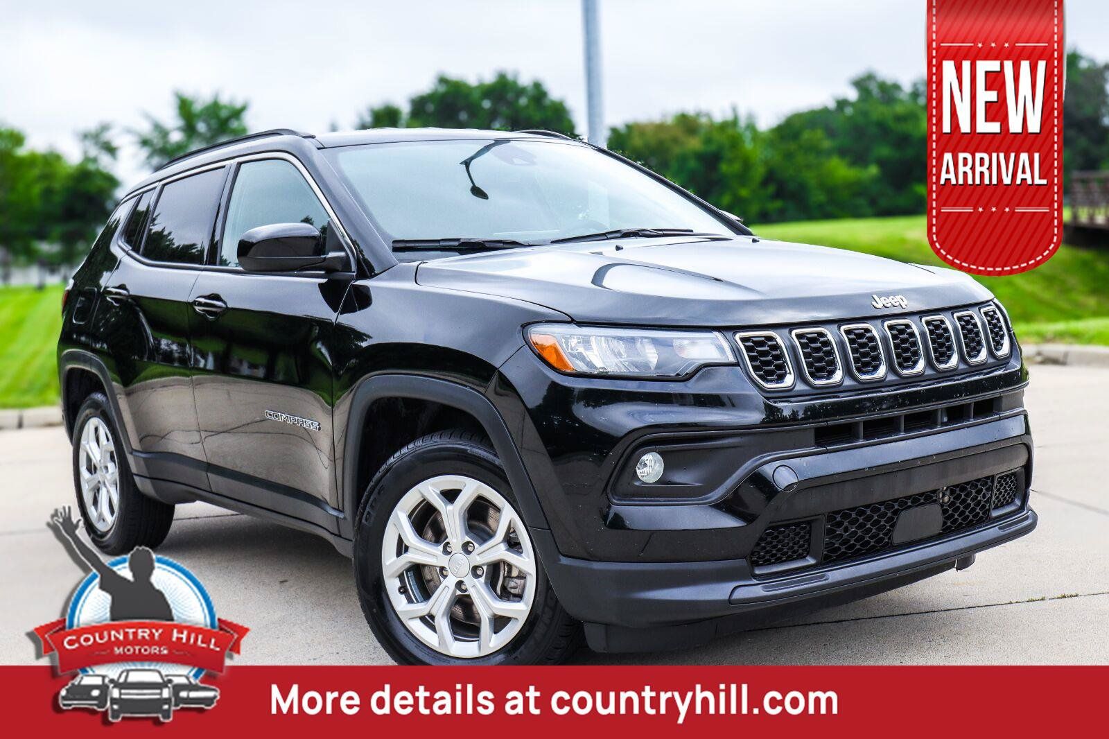 Used 2024 Jeep Compass Latitude AWD/4WD image 1