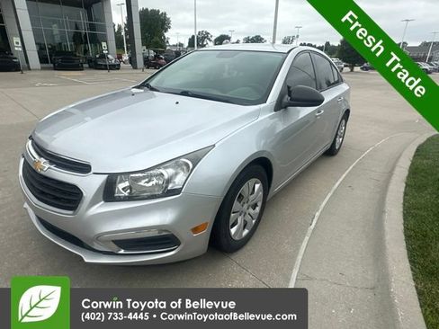 Used 2016 Chevrolet Cruze LS FWD image 8