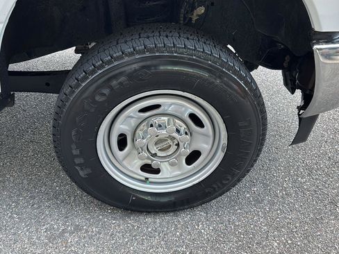 Used 2019 Ford F250 XL w/ Power Equipment Group image 32