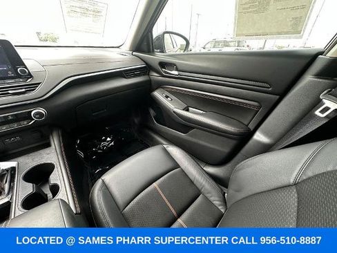 Used 2022 Nissan Altima 2.5 SR FWD image 14