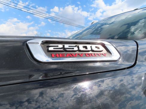 Used 2022 RAM 2500 Laramie AWD/4WD image 11