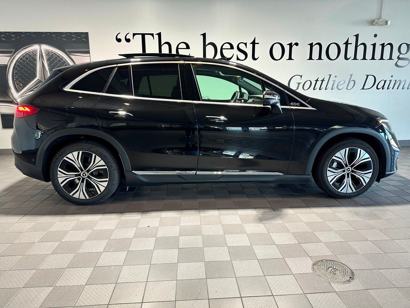 Used 2023 Mercedes-Benz EQE 350+ 4MATIC SUV image 3