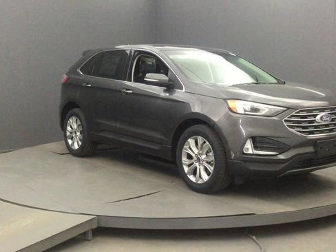 Used 2019 Ford Edge Titanium w/ Cold Weather Package AWD/4WD image 6