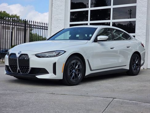 Used 2023 BMW i4 eDrive35 w/ Premium Package RWD image 9