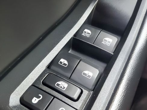 Used 2025 Jeep Grand Cherokee L Altitude image 33