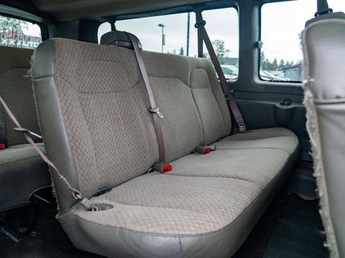Used 2017 Chevrolet Express 3500 LT w/ LT Preferred Equipment Group RWD image 28