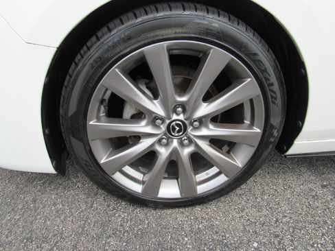 Used 2019 MAZDA MAZDA3 Sedan FWD image 10