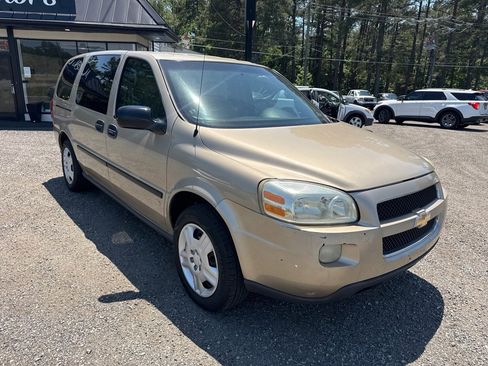 Used 2006 Chevrolet Uplander LS w/ Climate Package FWD image 12