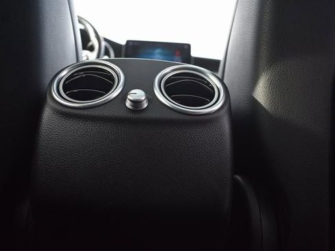 Used 2020 Mercedes-Benz GLC 300 4MATIC image 26