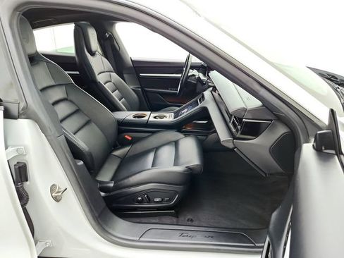 Used 2022 Porsche Taycan RWD image 15