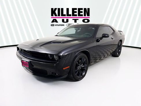 Used 2018 Dodge Challenger SXT w/ Blacktop Package RWD image 3