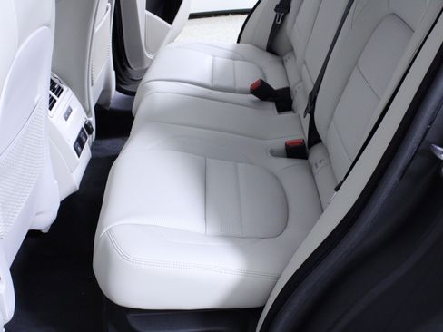 Used 2025 Jaguar F-PACE R-Dynamic S image 11