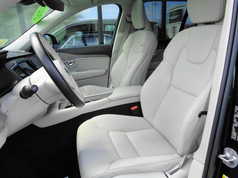 Used 2023 Volvo XC90 B6 Plus AWD/4WD image 9