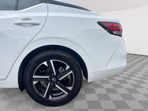 Used 2025 Nissan Sentra SV FWD image 28