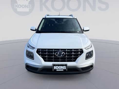 Used 2023 Hyundai Venue SEL w/ Cargo Package image 11