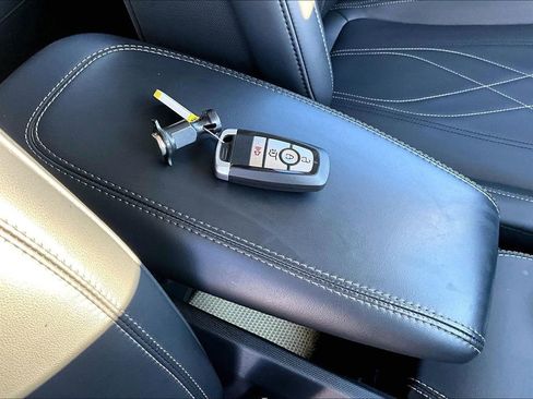 Used 2022 Ford Mustang Mach-E Select image 16