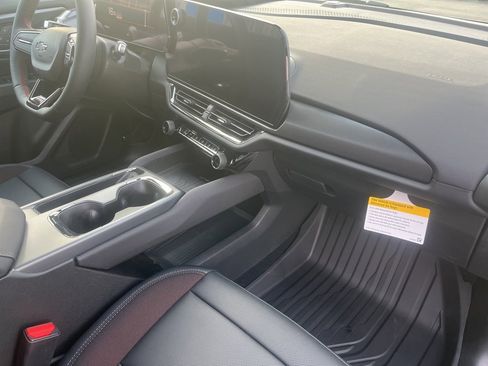 New 2026 Chevrolet Equinox EV RS image 31