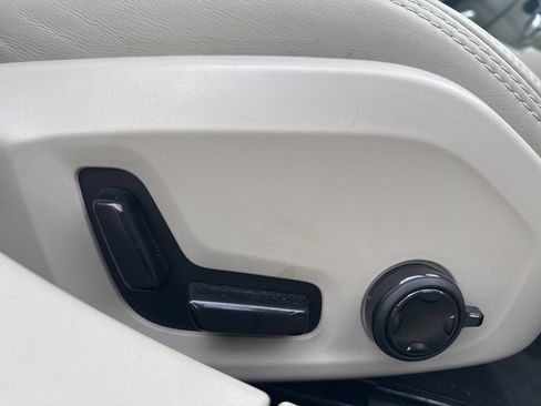 Used 2023 Volvo S90 B6 Ultimate image 12