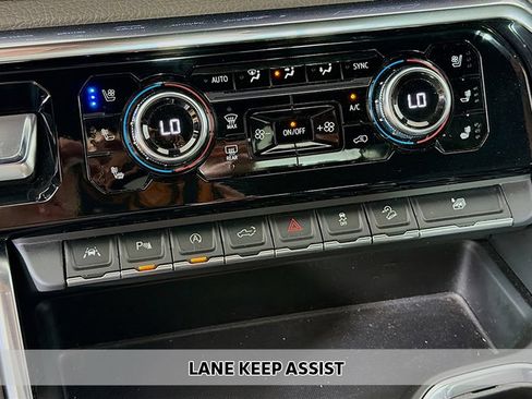 Used 2023 GMC Sierra 1500 Denali w/ Denali Reserve Package AWD/4WD image 9